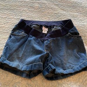 Maternity shorts